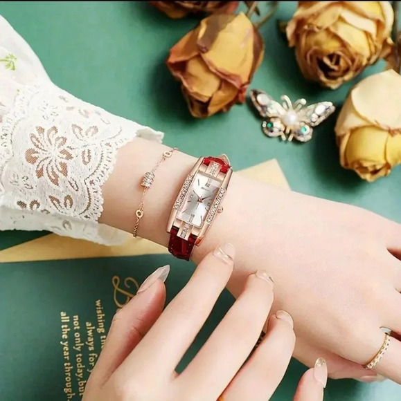 Luxury Women's Square Rose Golden Watch Green Leather Fashion Watch Women's.NWT - Picture 4 of 7